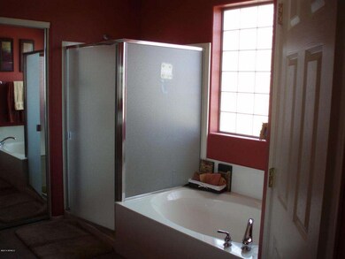 MASTER BATH SEP TUB & SHOWER