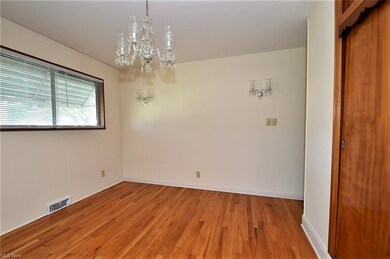 6045 Dunham Rd, Maple Heights, OH 44137 - photo 6