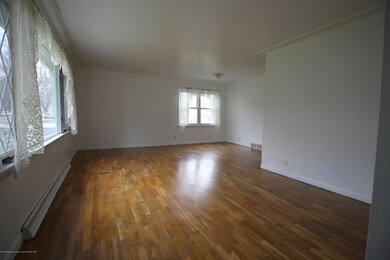 5. Alt View Living Room