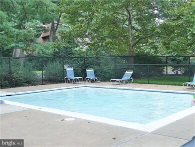 11619 Stoneview Square unit 2B, Reston, VA 20191 - photo 4