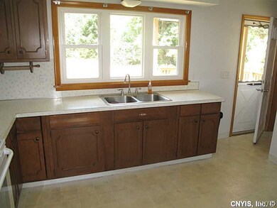 4299 Onondaga Blvd, Syracuse, NY 13219 - photo 5