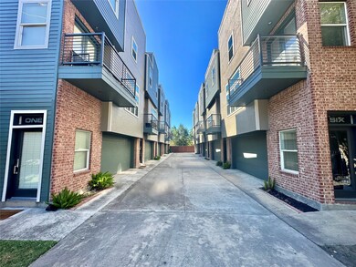 637 Rutland St unit 3, Houston, TX 77007 - photo 3