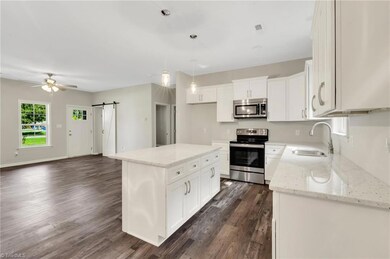 101 Lynn Dr, Archdale, NC 27263 - photo 5