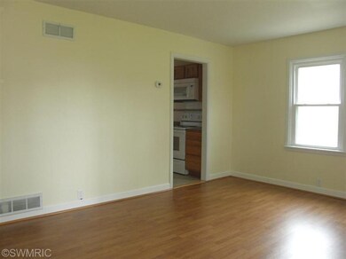 2014 Lewis Dr, Niles, MI 49120 - photo 4