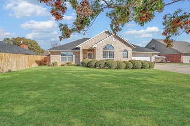 3100 Mallard Cir, Altus, OK 73521 - photo 2