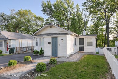 16 Middlesex Ave Keyport NJ-large-025-02