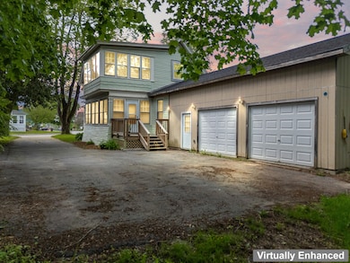 10 Hollingsworth St_156