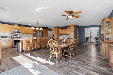 1012 10th Ave SE, East Grand Forks, MN 56721 - photo 7