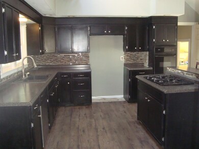 710 E 18th St, La Porte, IN 46350 - photo 4