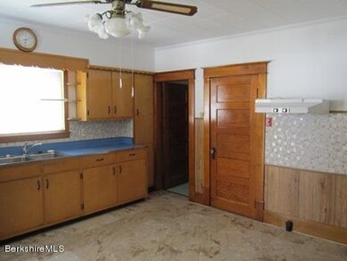 62 1/2 Valley St, Adams, MA 01220 - photo 4