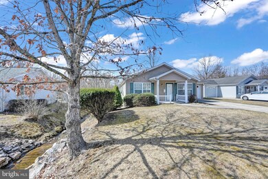 852 Trestle Ct, Pine Grove, PA 17963 - photo 2