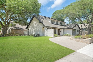 10102 Burgoyne Rd, Houston, TX 77042 - photo 2