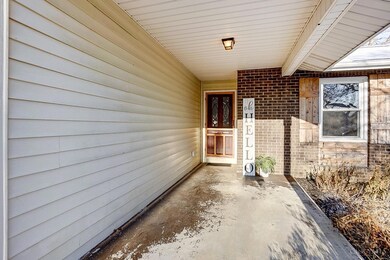 102 Lee Ann Ct, Blanchester, OH 45107 - photo 4