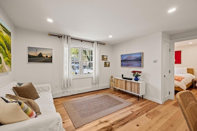 4-web-or-mls-30-bangs-st-unit-b