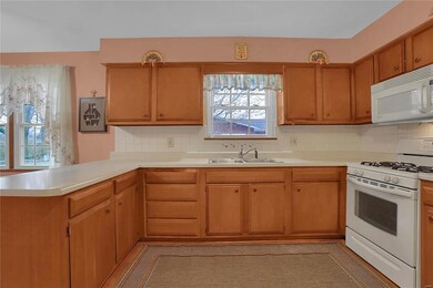 1005 Lincoln Dr, Maryville, IL 62062 - photo 7