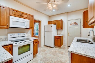386 E Markison Columbus OH-large-012-012