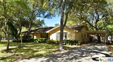 616 Dale St, San Marcos, TX 78666 - photo 2