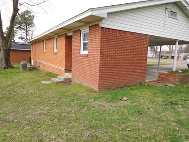 1019 W 4th St, Rector, AR 72461 - photo 2