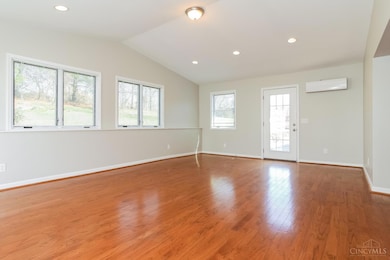 6268 Rocknoll Ln, Cincinnati, OH 45247 - photo 3