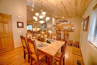 Dining to Breakfast Bar