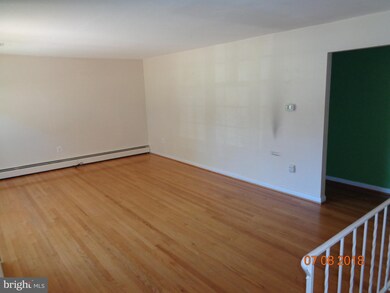 13905 Lewisdale Rd, Clarksburg, MD 20871 - photo 2