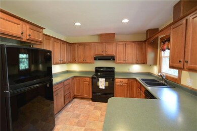 3414 Douglas Ln, Eau Claire, WI 54703 - photo 4