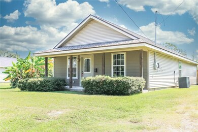 Centrally located..off of Kirkman near Alamo St
