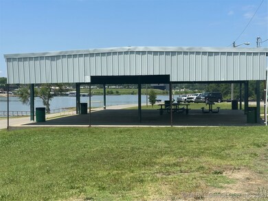PICNIC WHILE YOU WATCH THE BOATS COME IN. LESS THAN 2 MILES FROM THE PROPERTY
