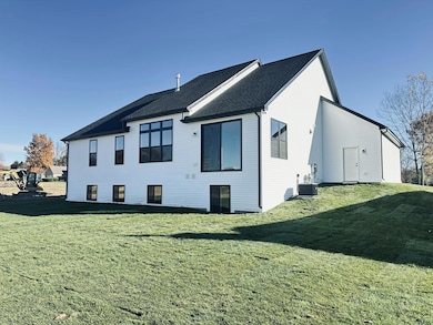 16420 Sleepy Hollow Dr, Fenton, MI 48430 - photo 3