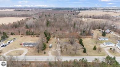 510 E Main St, Hale, MI 48739 - photo 5