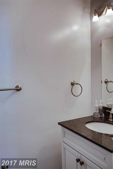 13878 Laura Ratcliff Ct, Centreville, VA 20121 - photo 6