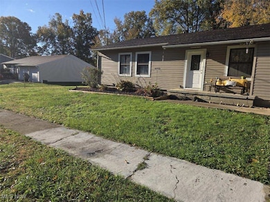 998 Woodglen Ave, Newton Falls, OH 44444 - photo 2