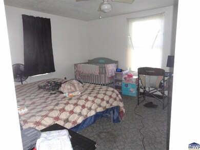 1463 Beech St unit 1463 1/2 Beech Stree, Terre Haute, IN 47804 - photo 6