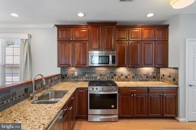 3733 Grey Ghost Ct, Dumfries, VA 22025 - photo 7