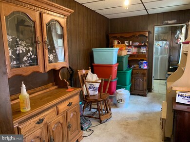 713 Locust St, Reading, PA 19604 - photo 4