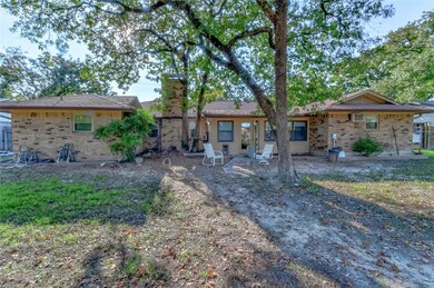 2505 Oaks Dr, Granbury, TX 76049 - photo 5
