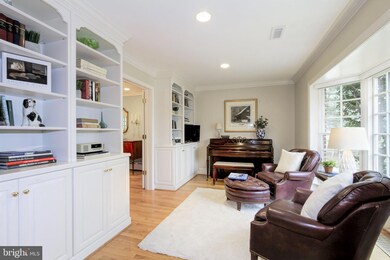 8514 Lynwood Place, Chevy Chase, MD 20815 - photo 5