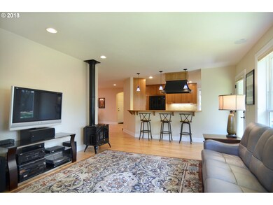 1676 Gilham Rd, Eugene, OR 97401 - photo 7