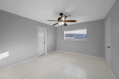 10818 Overlea Dr, Houston, TX 77089 - photo 7