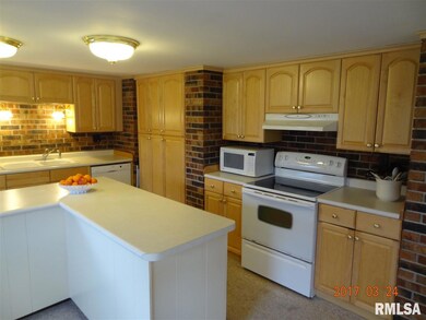 2506 N Taylor Rd, Hanna City, IL 61536 - photo 7