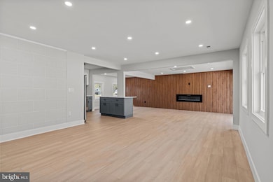 28 Rainbow Ln, Levittown, PA 19055 - photo 6