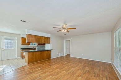 6-web-or-mls-1002 Anderson St-01
