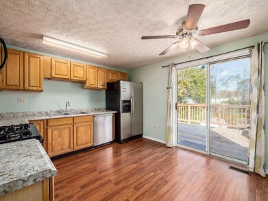 712 Cherryhurst Dr, Columbus, OH 43228 - photo 7