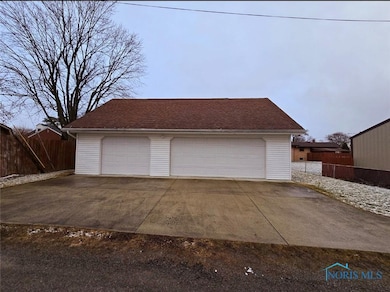 1934 Geffs Ave, Findlay, OH 45840 - photo 3