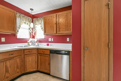 Kitchen w/ Pantry