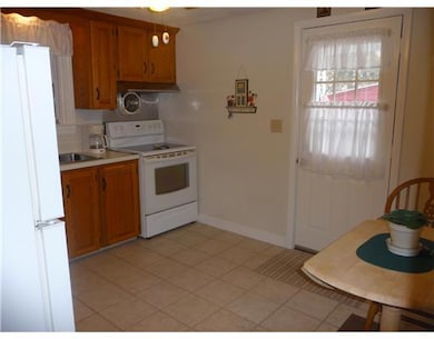 143 Pawtuxet Terrace, West Warwick, RI 02893 - photo 3