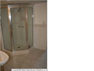 unlisted-address, Staten Island, NY 10306 - photo 7