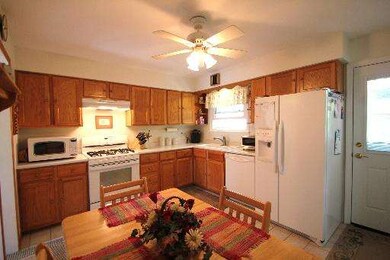 1137 Chillem Dr, Batavia, IL 60510 - photo 6