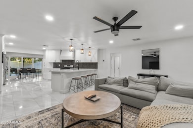 3938 E Cheery Lynn Rd, Phoenix, AZ 85018 - photo 6