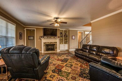 Perfect Room for Family and Entertaining - Open Co